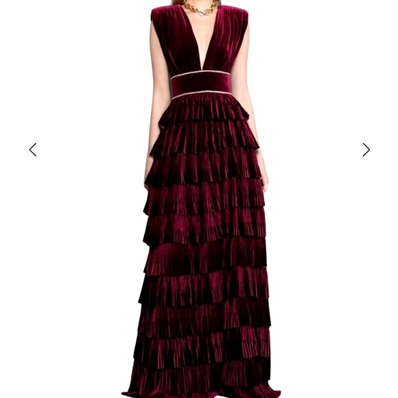 Gorgeous Bronx and Banco burgandy gown/dress. Mother of the bride/formal - Picture 2 of 10